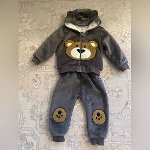Like New Lola + The Boys Grey Velour and Fleece Teddy Bear Jogger Set Sz 2/3